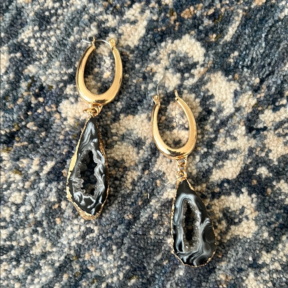 Gold and Black Teardrop Earrings with Elegant Contrast
